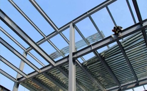 肃南肃南钢结构加工中的切割与钻孔精度控制要点